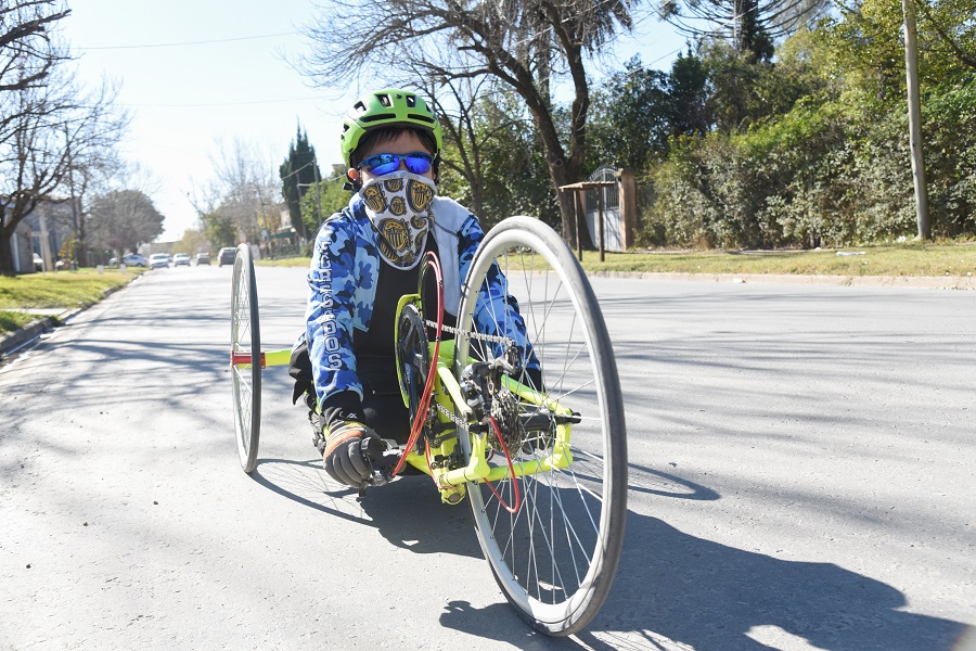 Ciclista todo terreno, también a prueba de cuarentenas